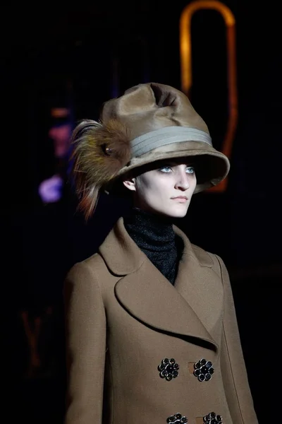 Look 7
